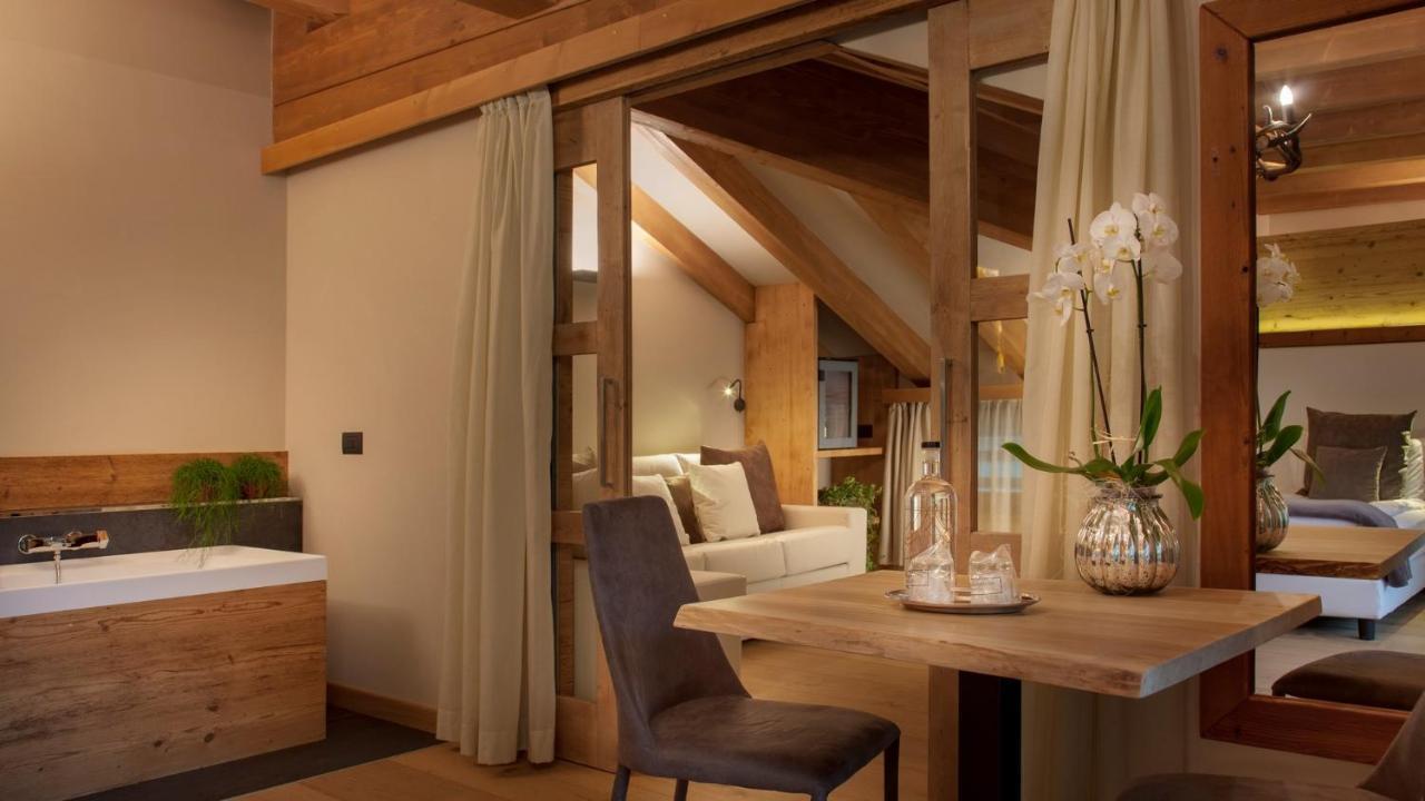 Boutique Hotel E Chalets Salvadori Mezzana  Exterior photo