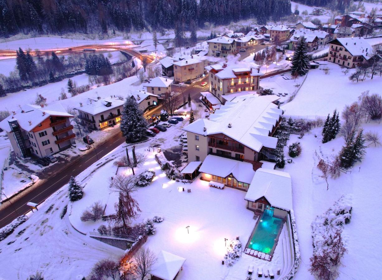 Boutique Hotel E Chalets Salvadori Mezzana  Exterior photo