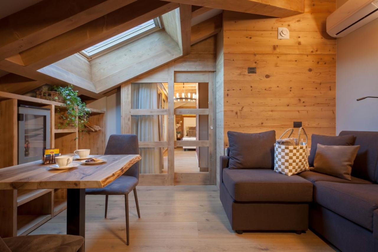 Boutique Hotel E Chalets Salvadori Mezzana  Exterior photo