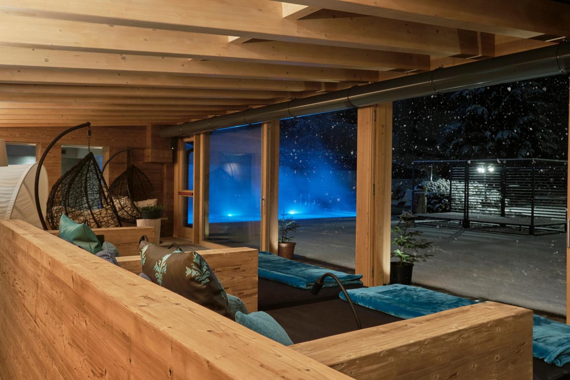Boutique Hotel E Chalets Salvadori Mezzana  Exterior photo
