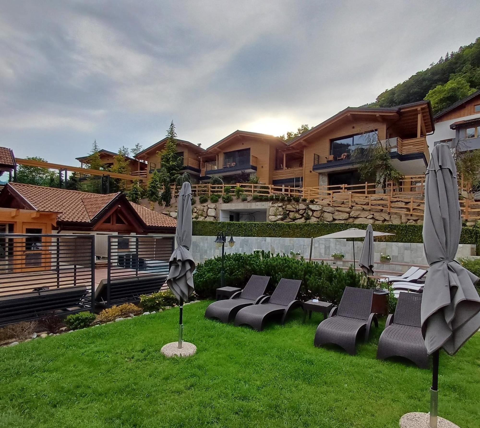 Boutique Hotel E Chalets Salvadori Mezzana  Exterior photo