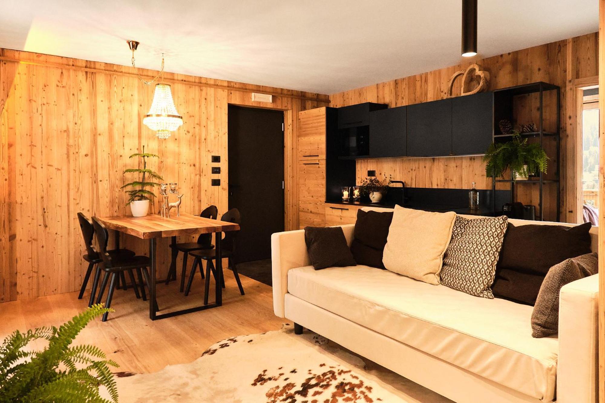 Boutique Hotel E Chalets Salvadori Mezzana  Exterior photo