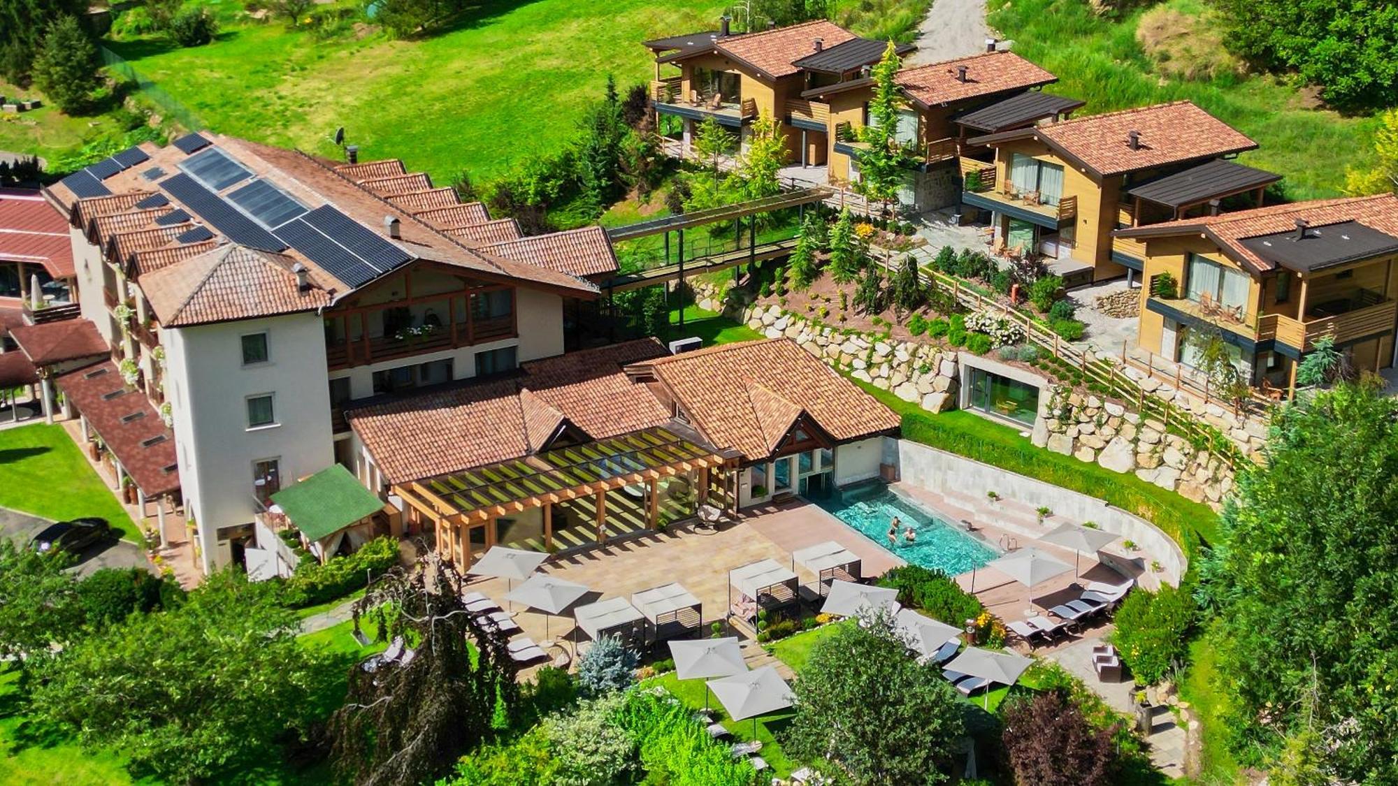Boutique Hotel E Chalets Salvadori Mezzana  Exterior photo